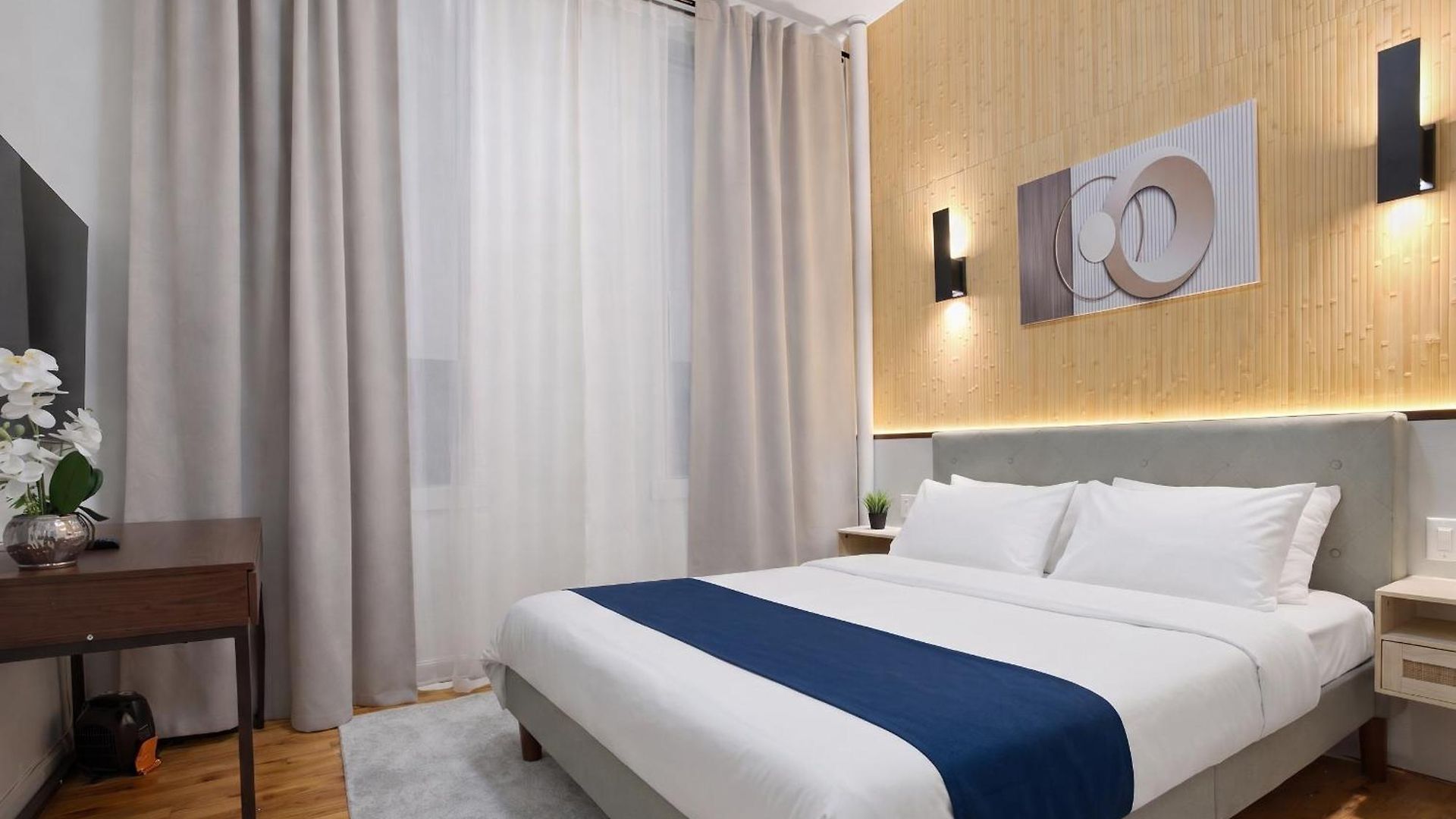 2 Bedroom Cozy Gem * New York