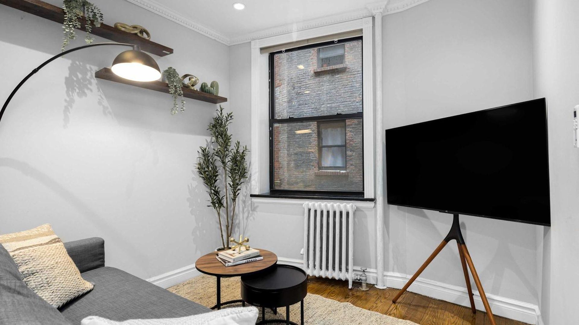 Stylish Manhattan Retreat Near Nyc Landmarks Apartment *