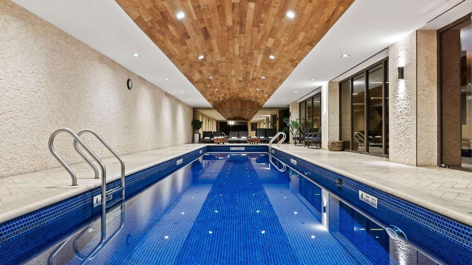 Rove Travel - Marmara Place 502 - Modern Apartment