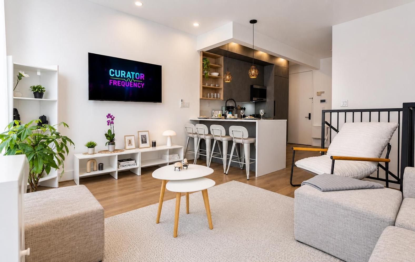 Apartment Modern And Stylish 1bd Duplex And Backyard *