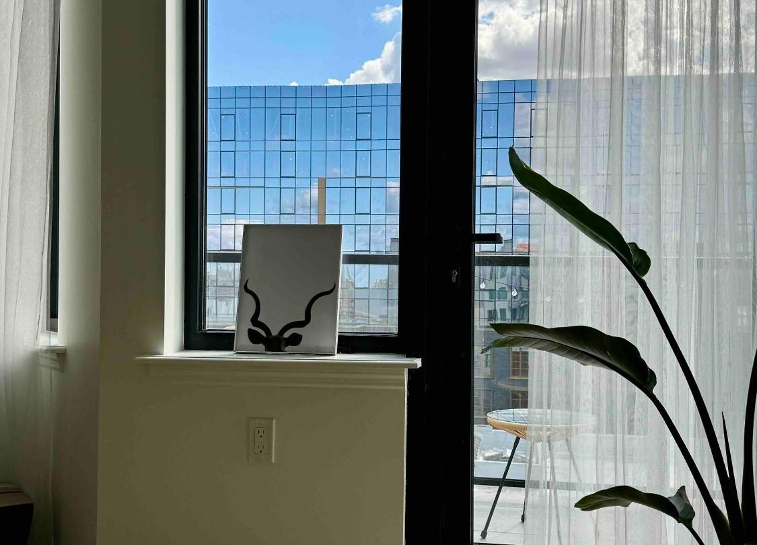 Convenient Spacious Bright New Modern Penthouse 3br2ba Balcony New York