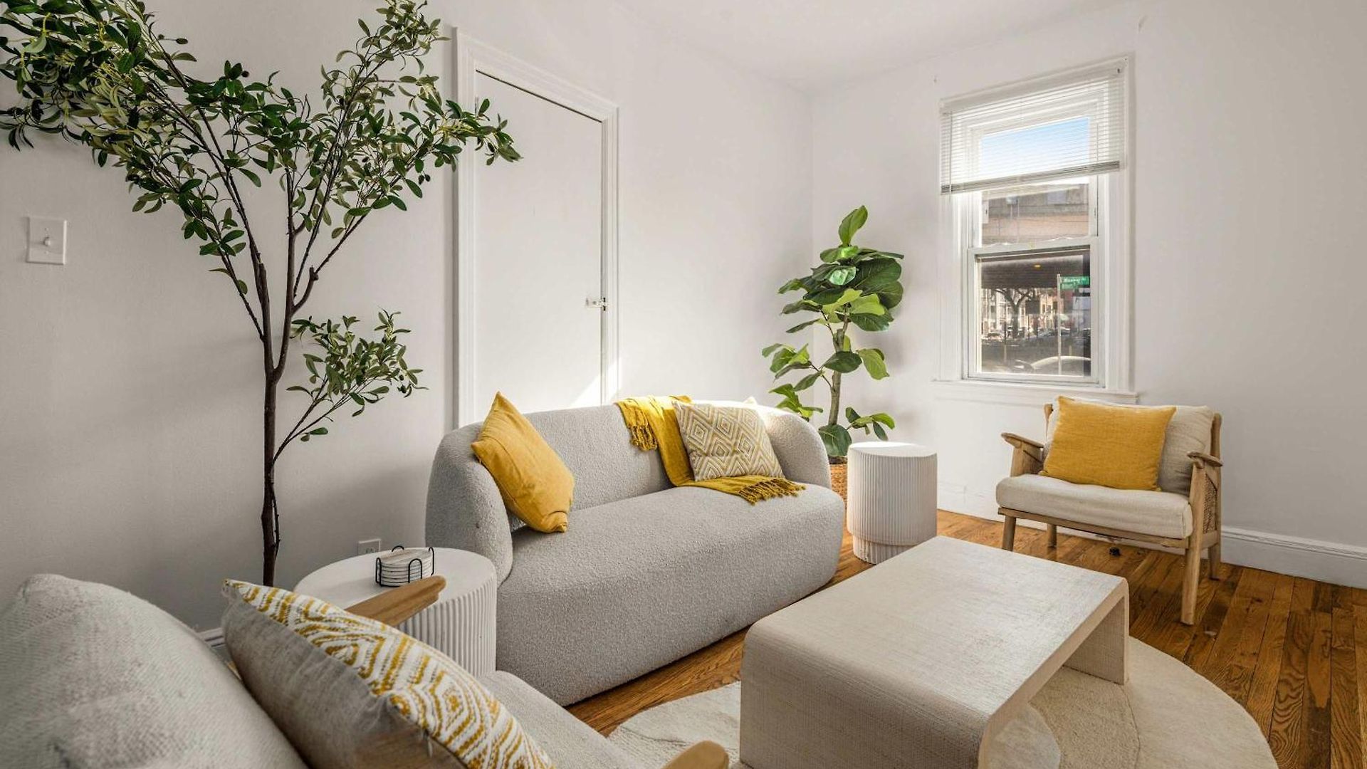 Apartment Williamsburg Gardens 3br Floor-through Unit With Private Yard *