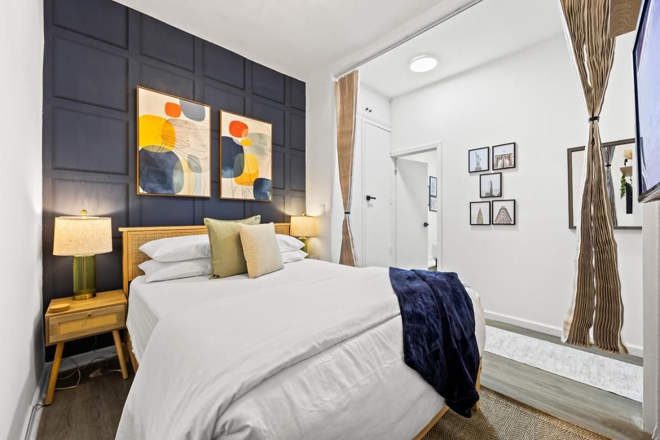 Sleek 2br In Times Square Apartment *