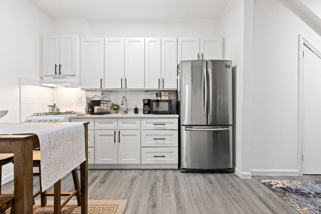 Apartment Sleek 2br In Times Square New York