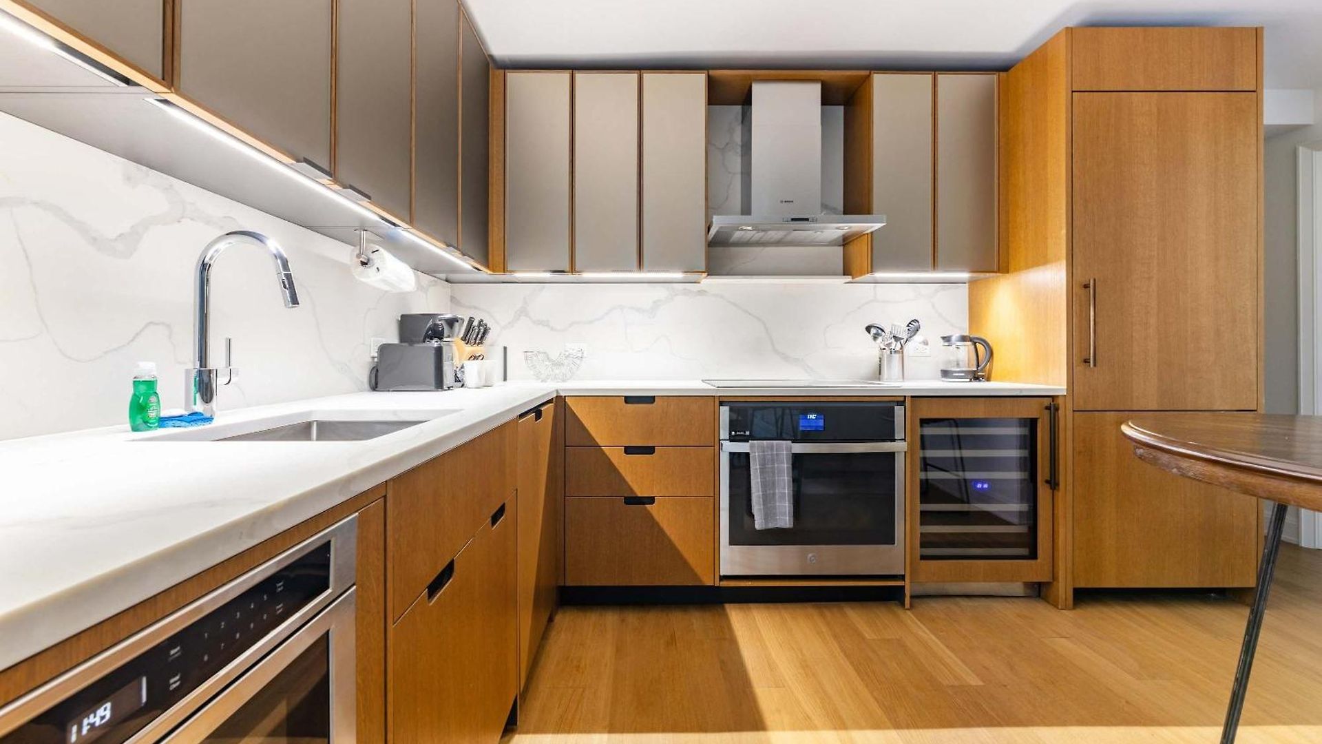 Apartment Luxury 1br With Rooftop Gym & Laundry *