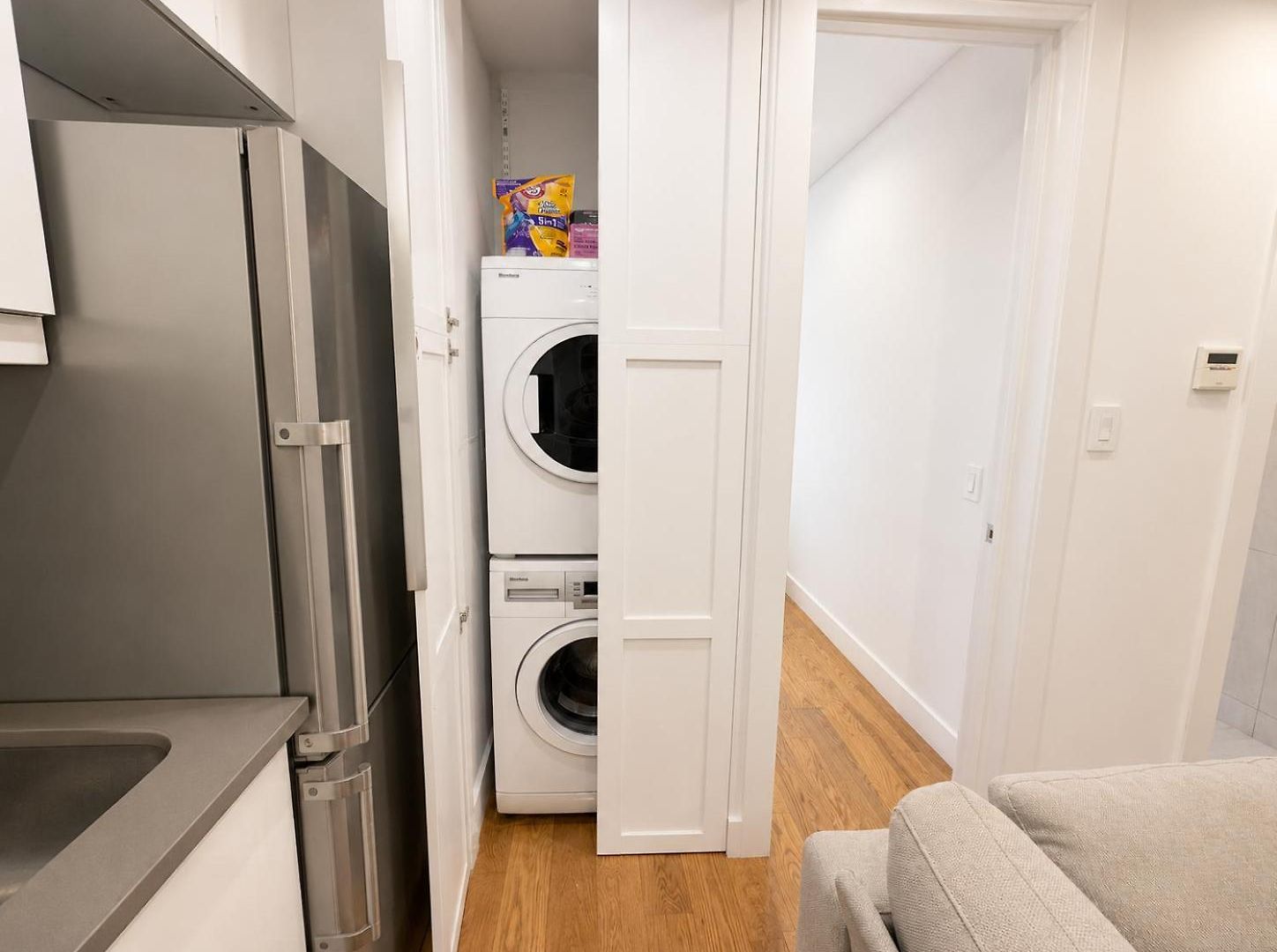 L.e.s 2bd Wd Air Heated Floors New York