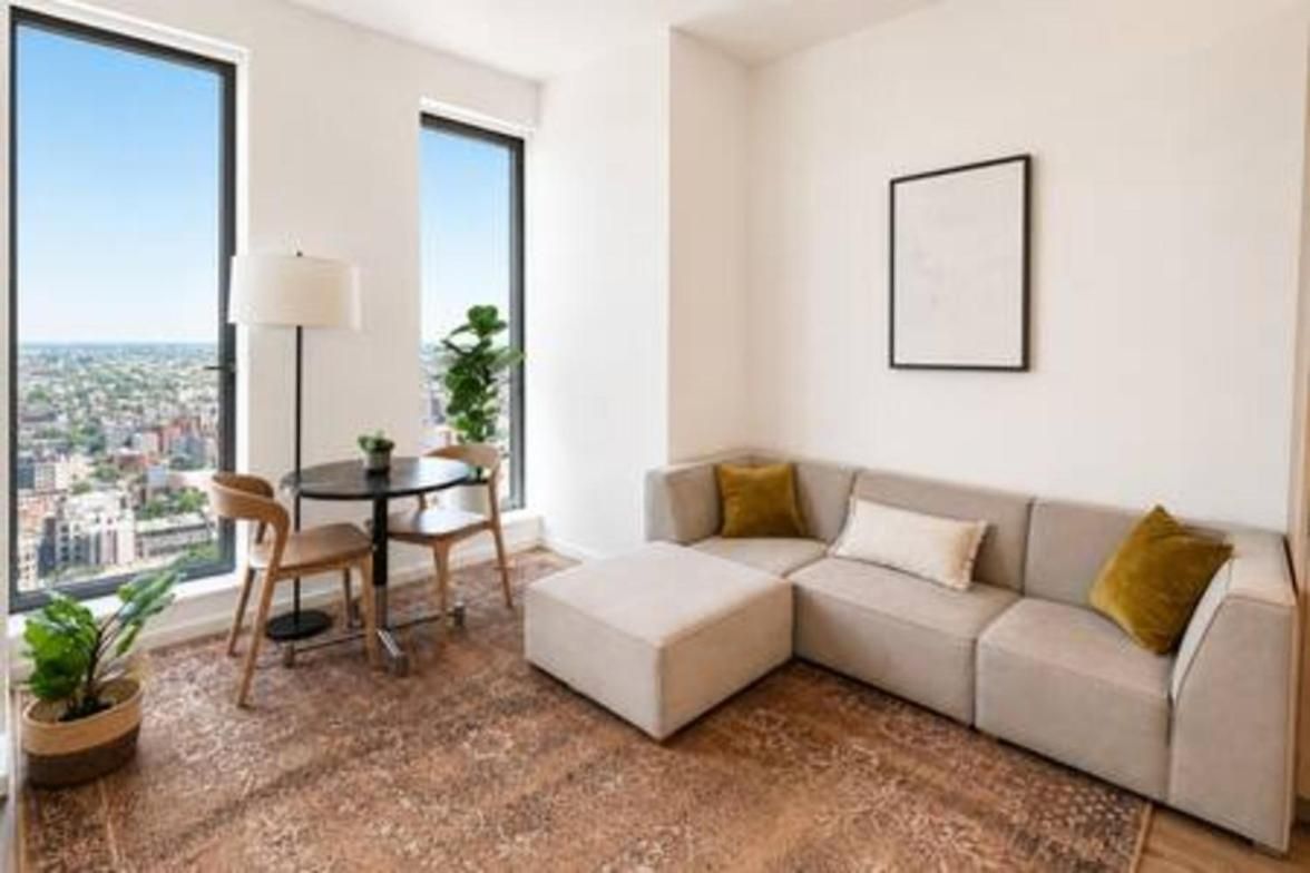Luxury 1bd The Axel Full Service Building
