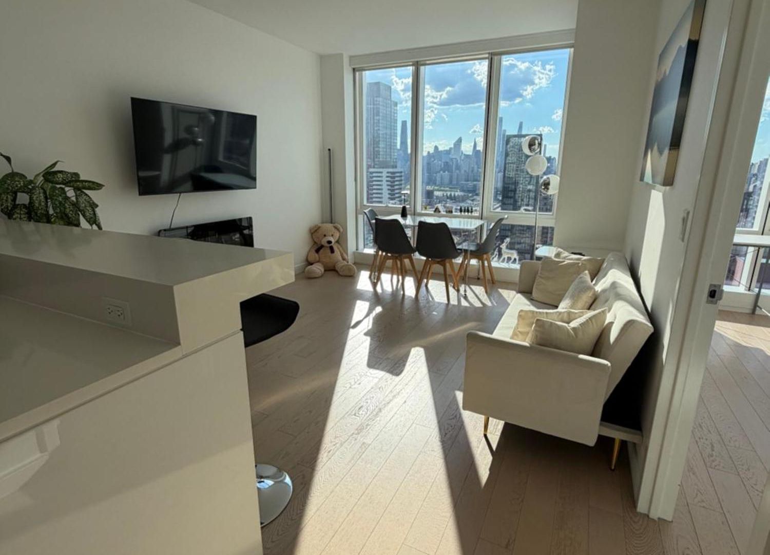 1 Stop To Midtown Spectacular Panoramic View Luxury High Rise Corner 1 Bedroom