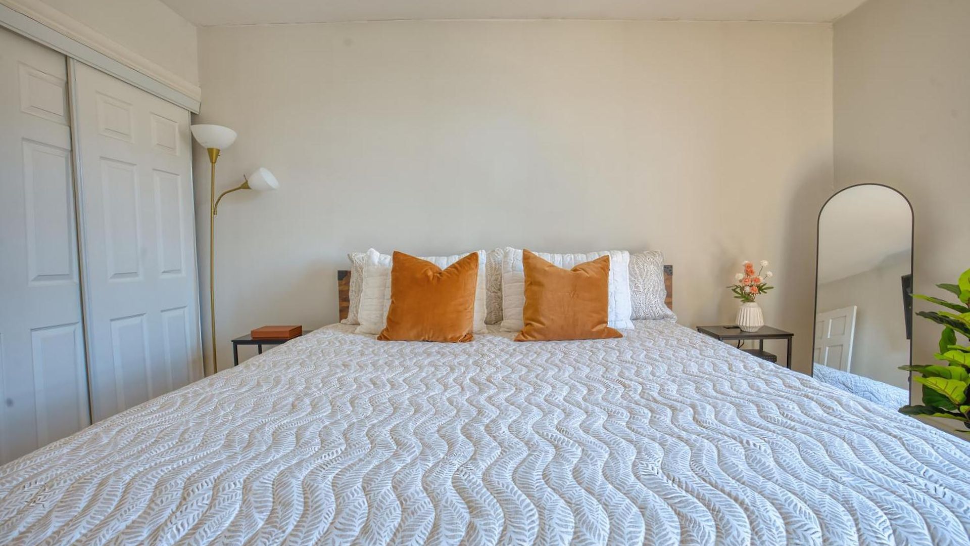 3Br Brooklyn Flatbush King Bed, 2 Queens 5 Min To Kings Theatre * New York