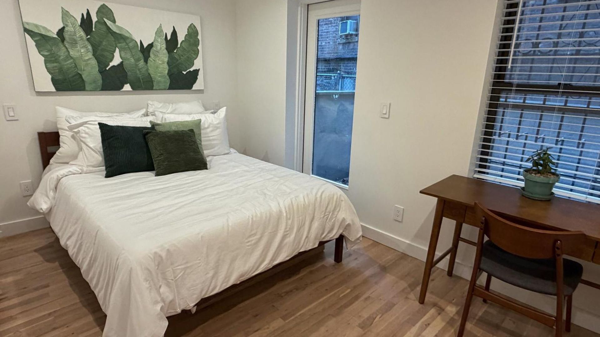 Nature Inspired Large Suite, Centrally Located Apartment *