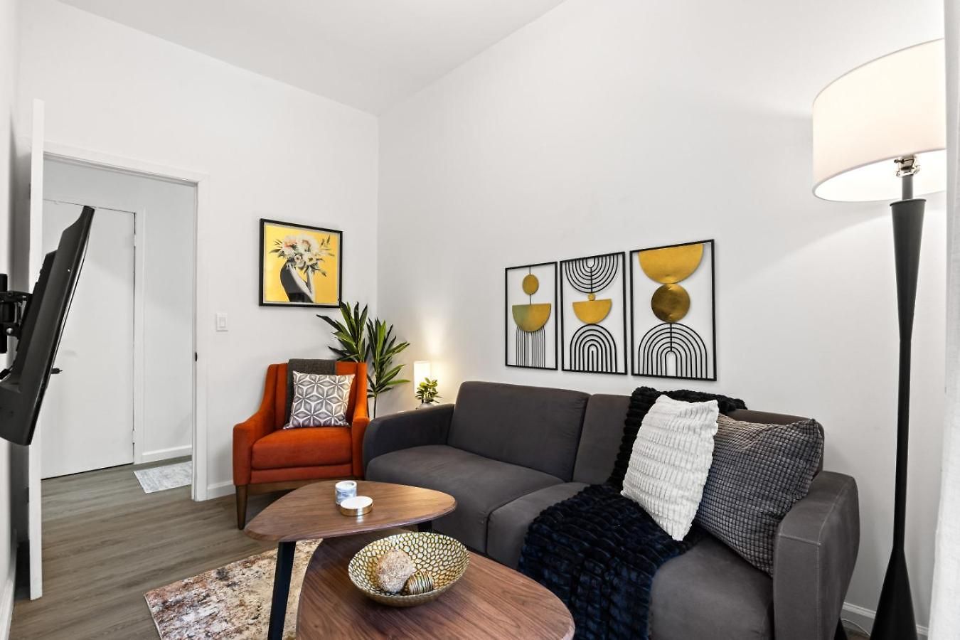 Sleek 2br In Times Square *