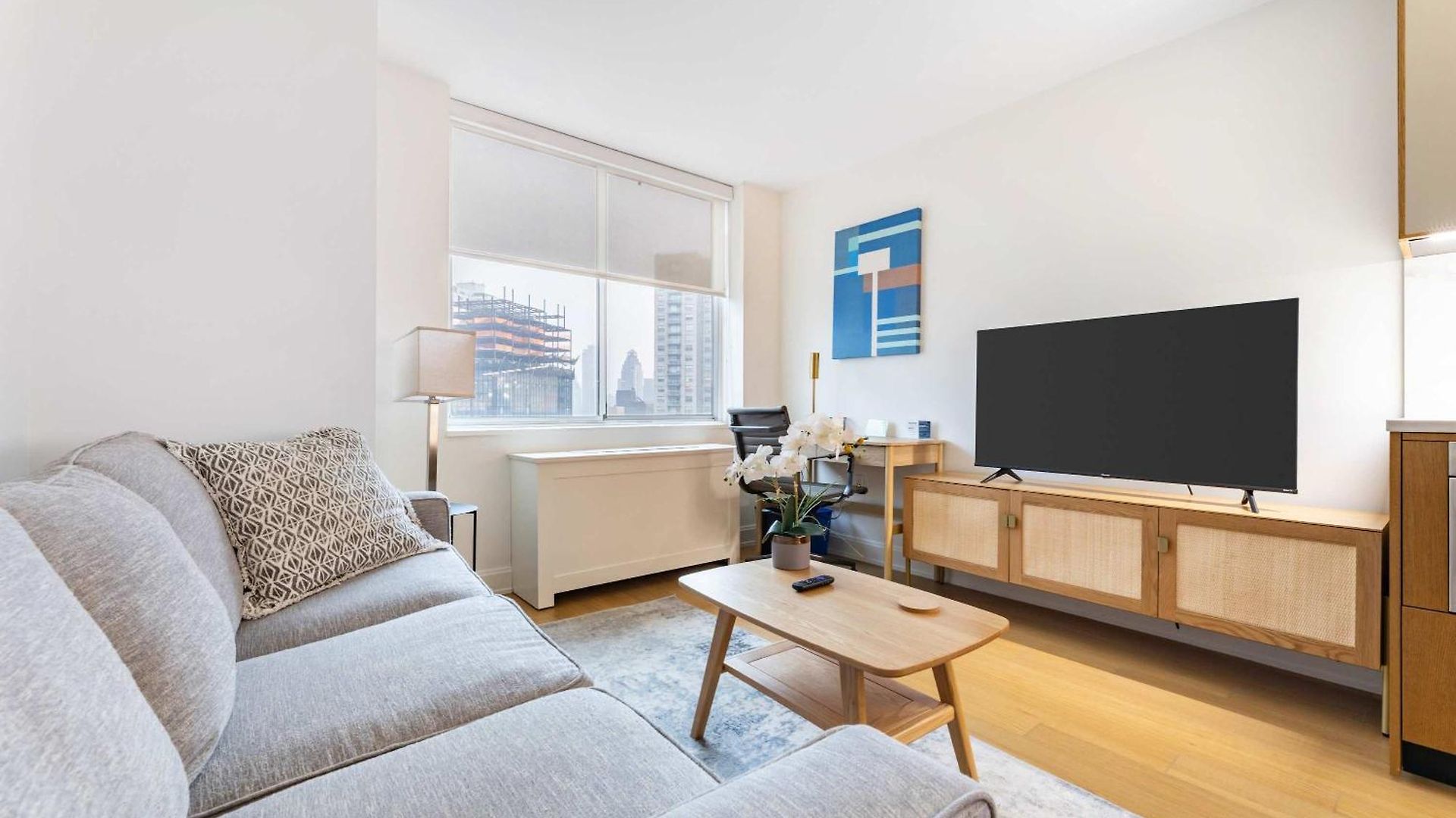 Luxury 1br With Rooftop Gym & Laundry Apartment