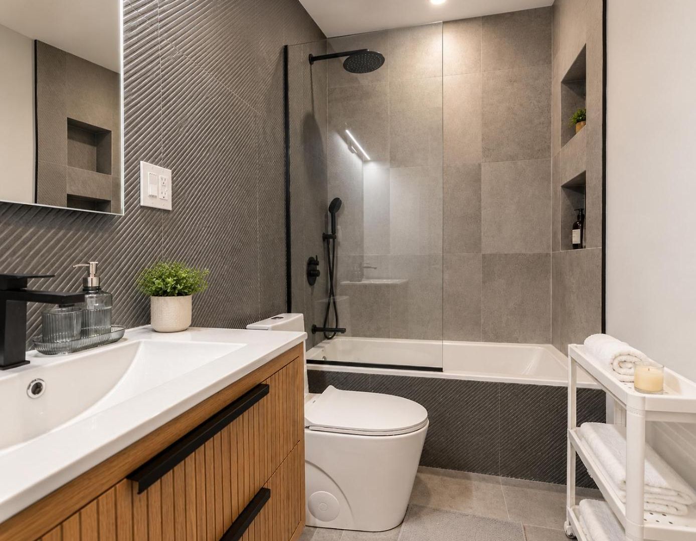 Apartment Stylish 1bd With Balcony&washer Near Train *
