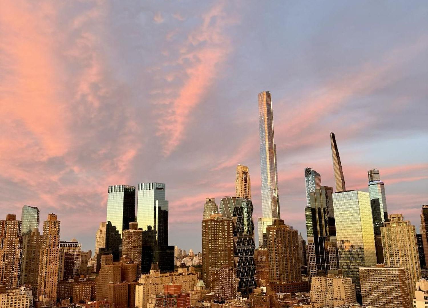 Midtown High Floor Stunning Panoramic View Corner 2br