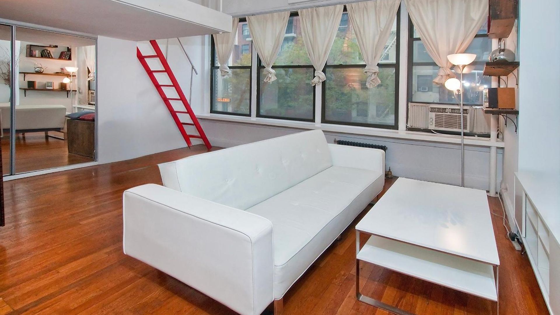 Apartment Great In Next To Time Square New York