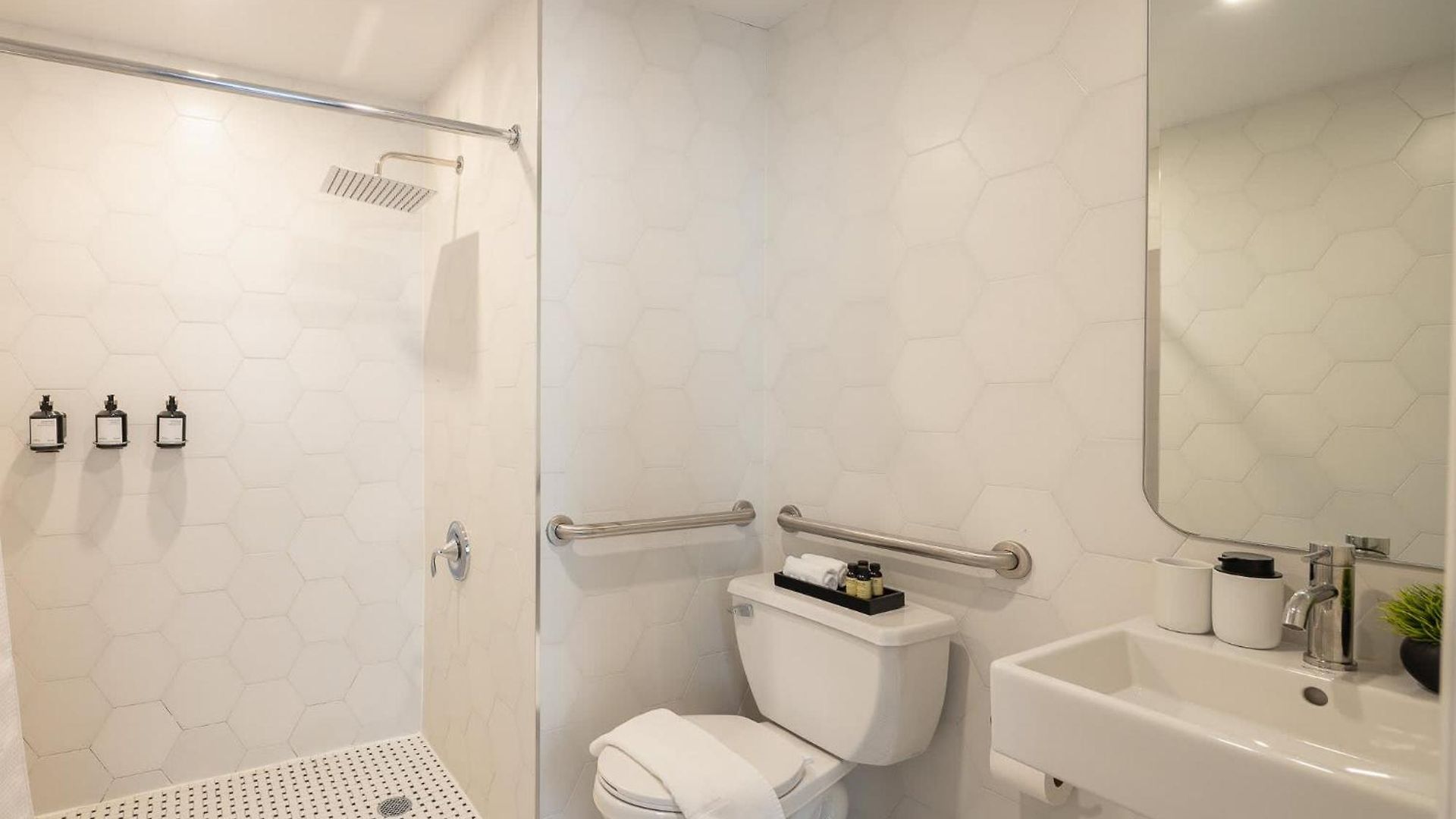 Two Bedroom Near Flatiron & Broadway Apartment