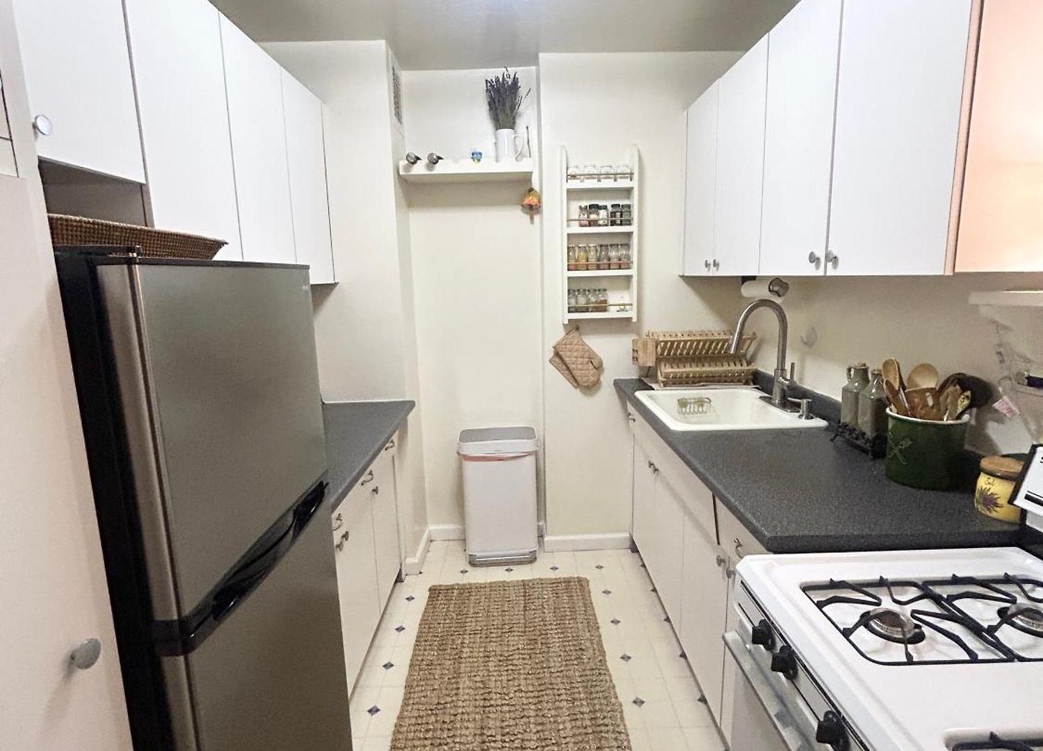 Spacious And Beautiful At Park West! *