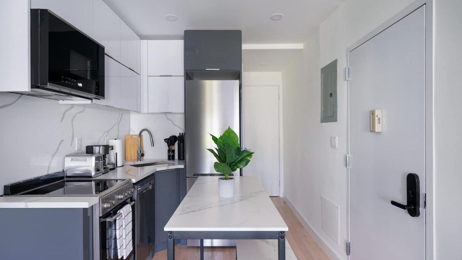 22-5c New Prime Gramercy 1br *