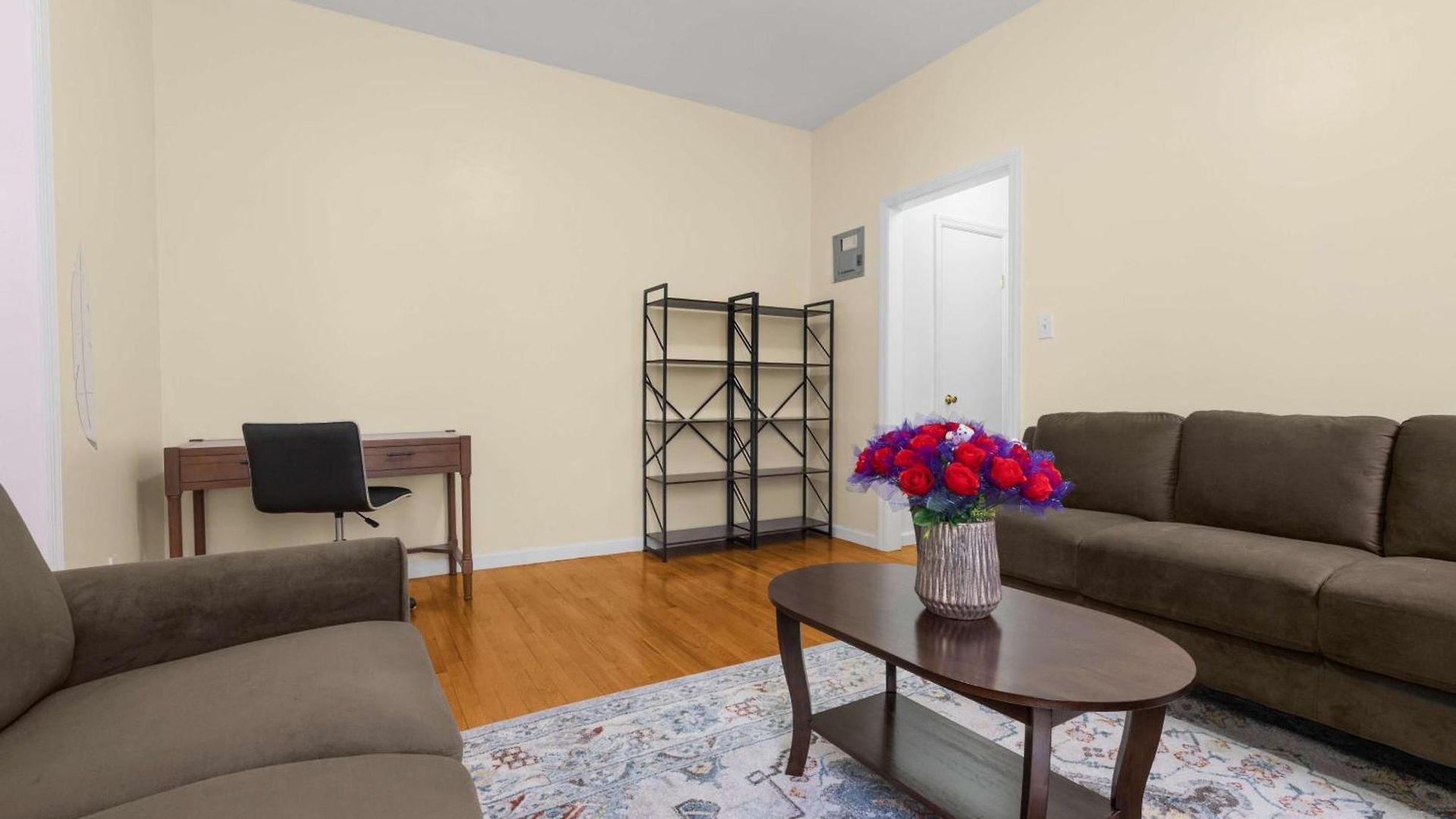 Fully Furnished 1br In Sunnyside - Near Subway *