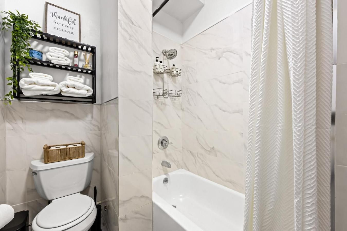 Sleek 2br In Times Square Apartment *
