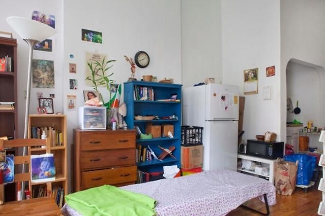 Small Budget For X'mas In Manhattan Apartment
