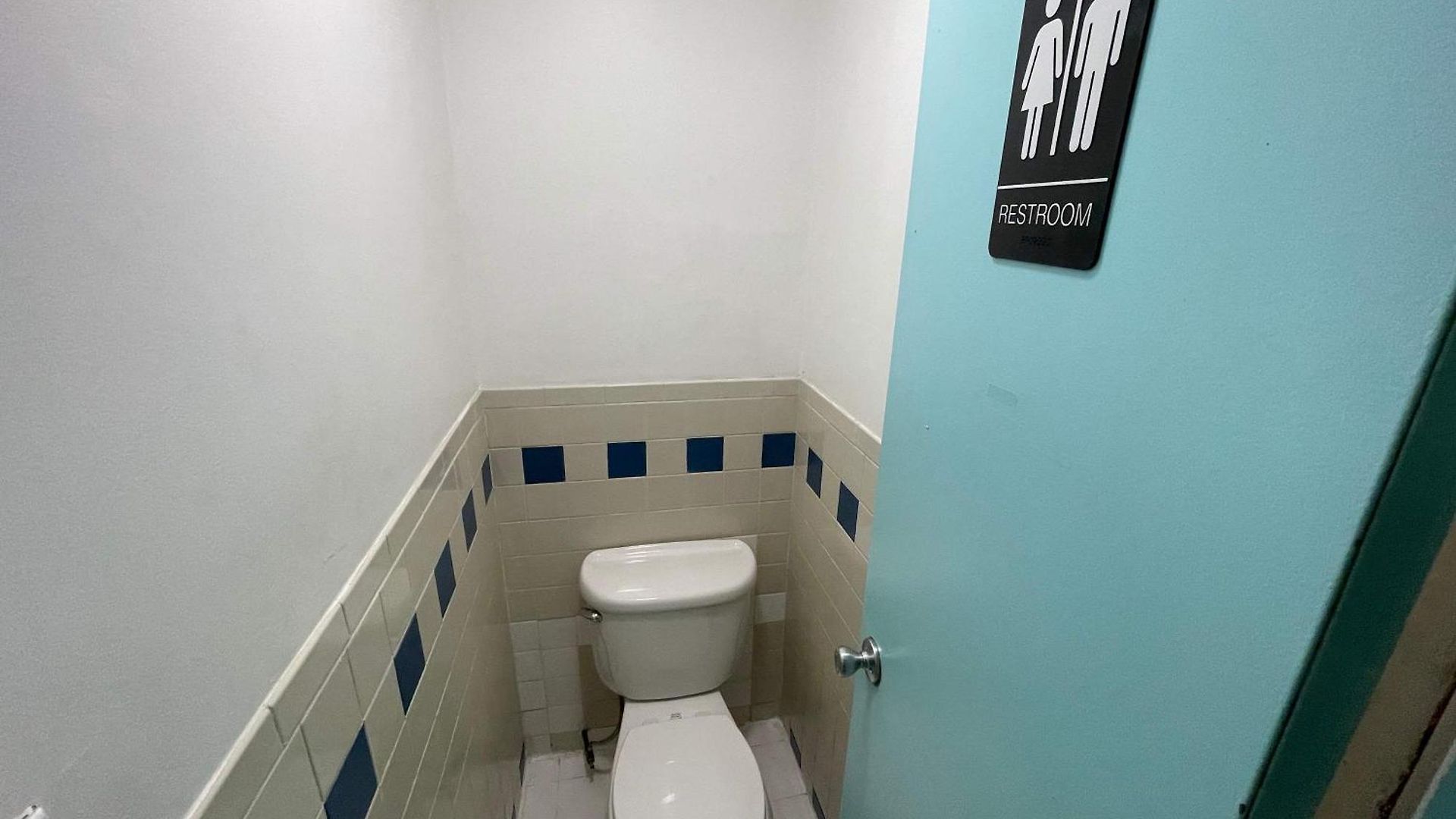 In Chelsea 9 - Shared Bathroom - 5th Floor Walk Up *