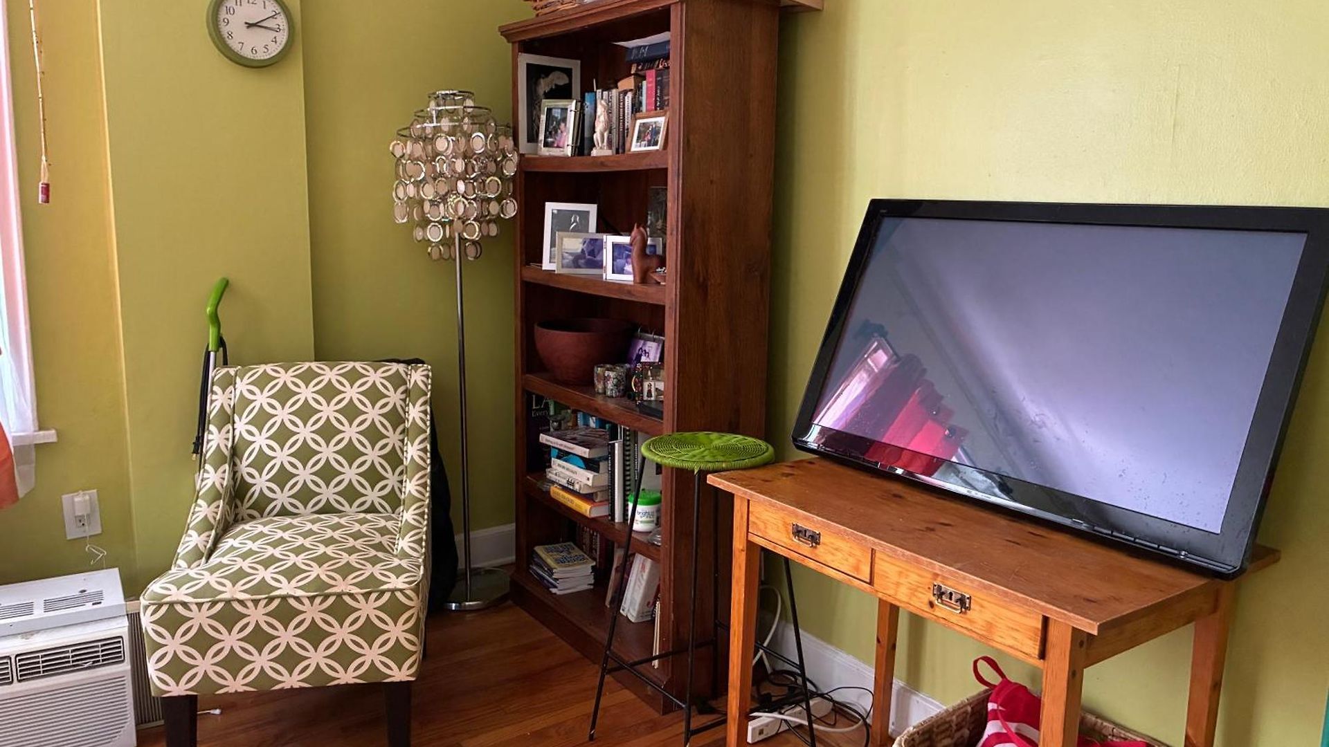 Tranquil One Bedroom In Beautiful North Riverdale Apartment *