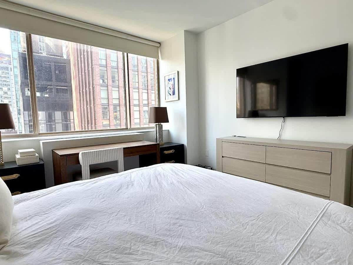 Pied-a-terre In The Sky * New York