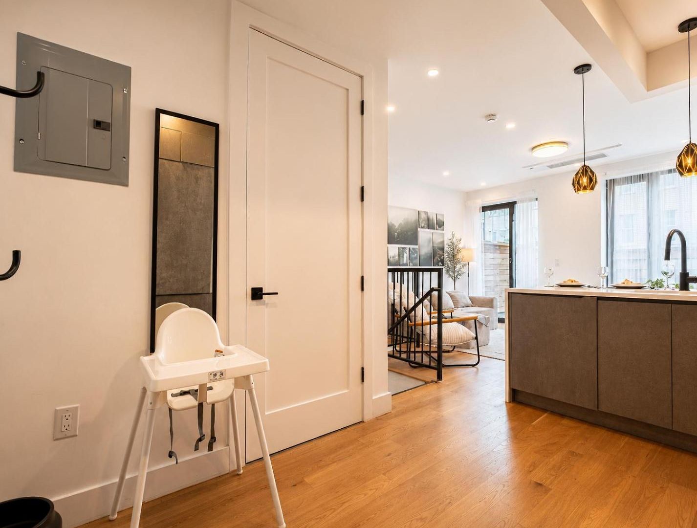 Modern And Stylish 1bd Duplex And Backyard Apartment New York