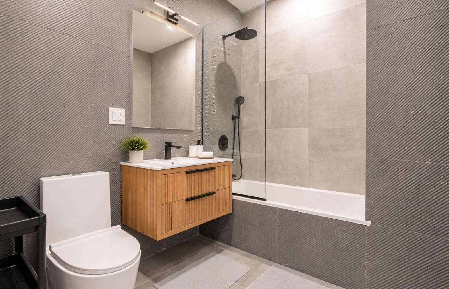 Apartment Modern And Stylish 1bd Duplex And Backyard New York