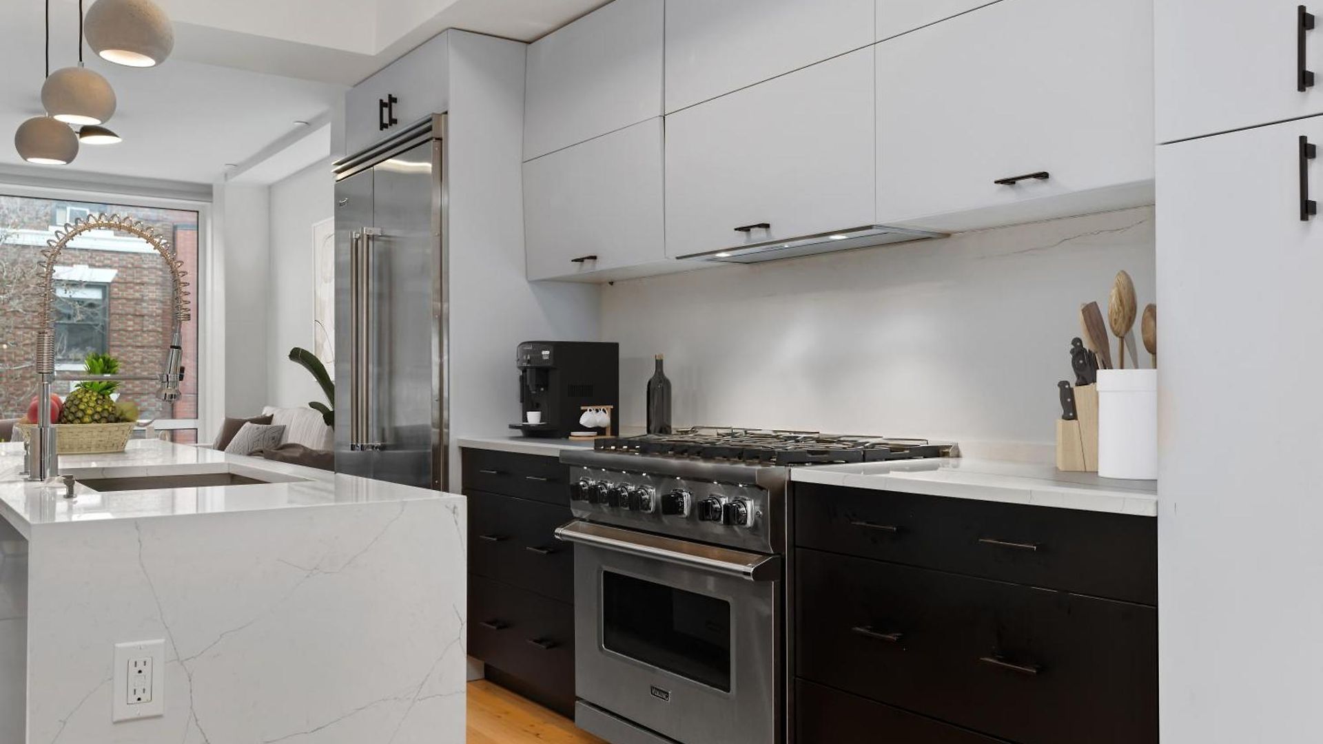Modern 3 Bedroom In The Heart Of Downtown Brooklyn Across From Barclay's Center