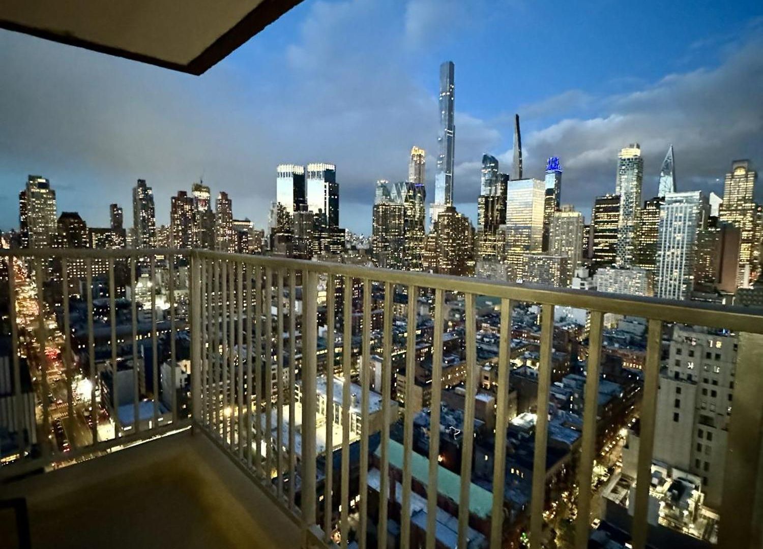 Midtown High Floor Stunning Panoramic View Corner 2br Apartment New York