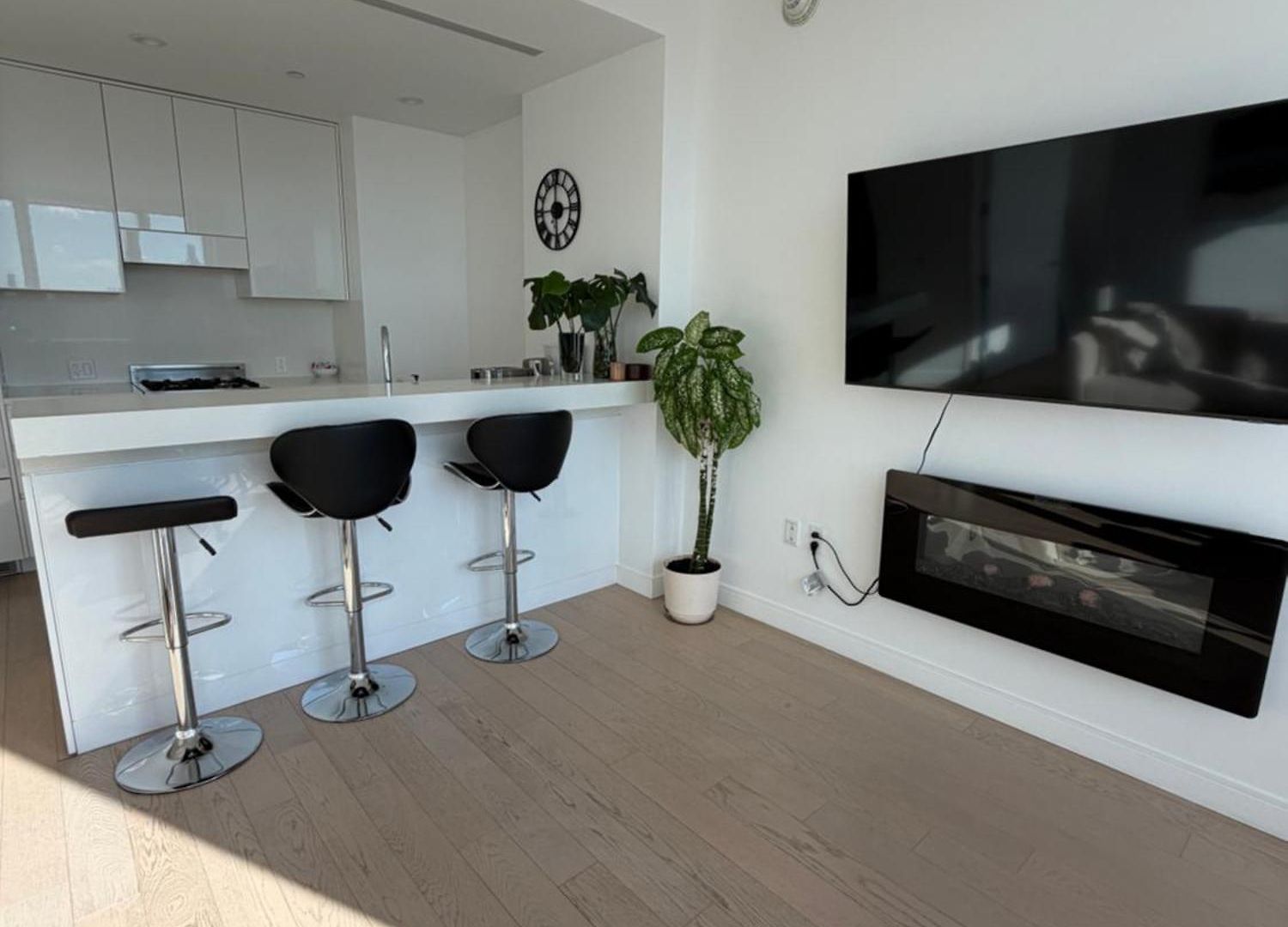 1 Stop To Midtown Spectacular Panoramic View Luxury High Rise Corner 1 Bedroom * New York