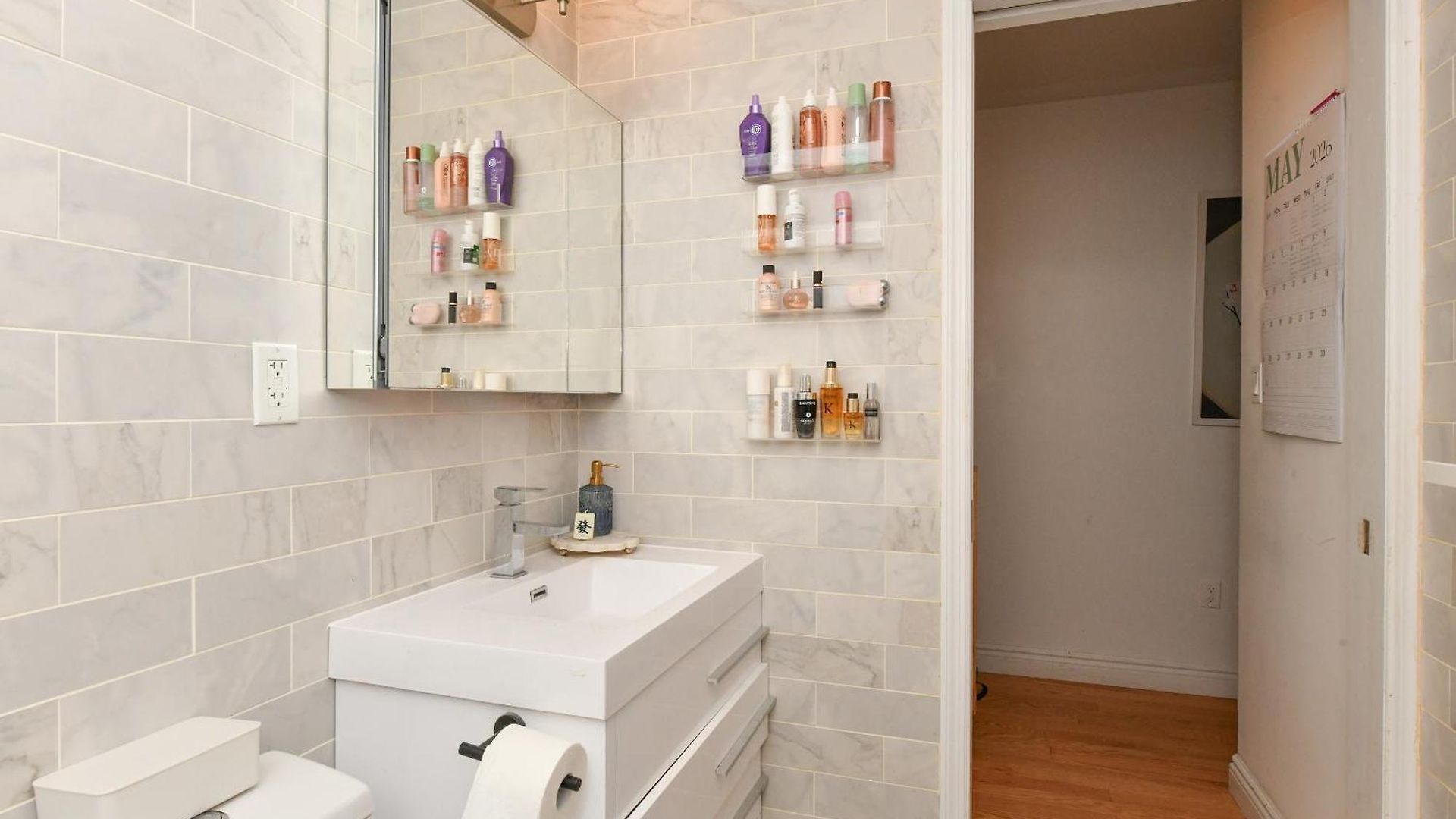Prime West Village Hideaway - Walk Everywhere Apartment *