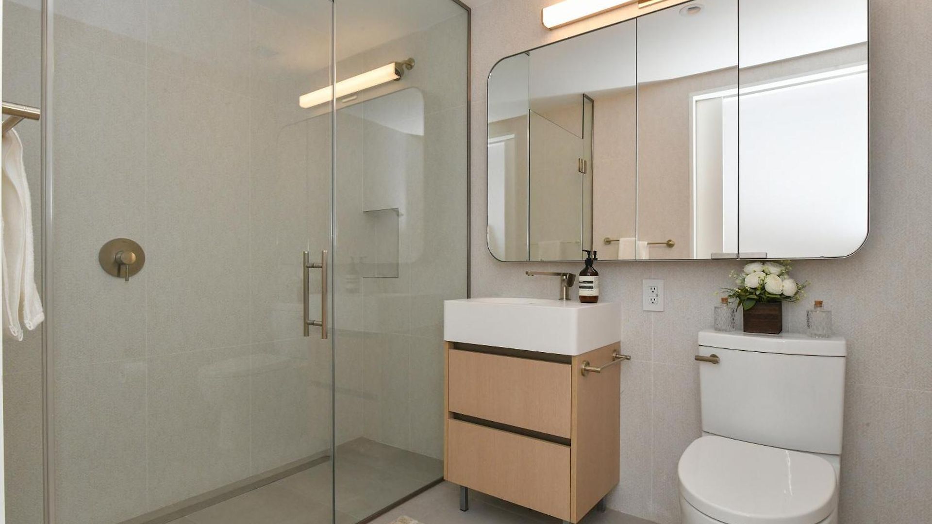 Luxury In Downtown Manhattan Skyline Views Apartment