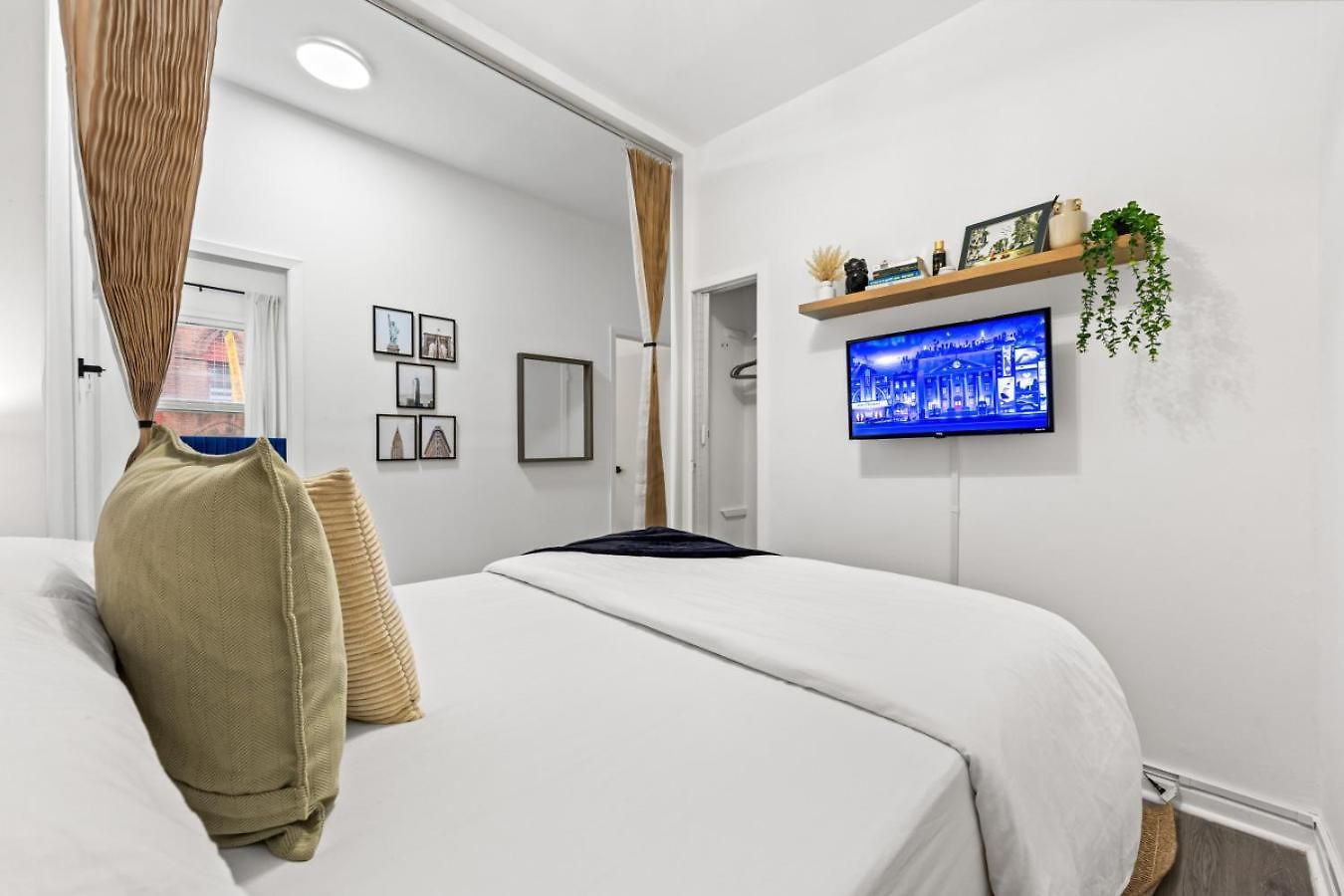Sleek 2br In Times Square Apartment *