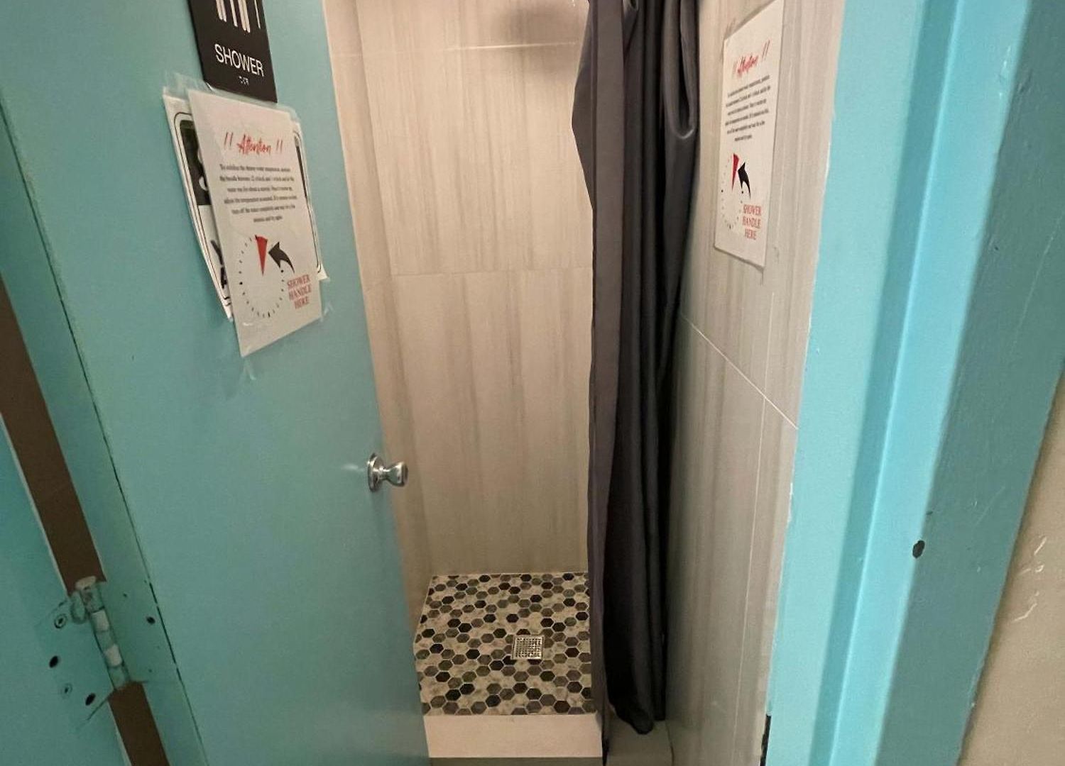 Apartment In Chelsea 9 - Shared Bathroom - 5th Floor Walk Up