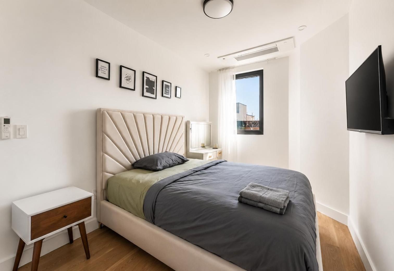 Spacious And Renovated 2bd Near Train With Balcony * New York