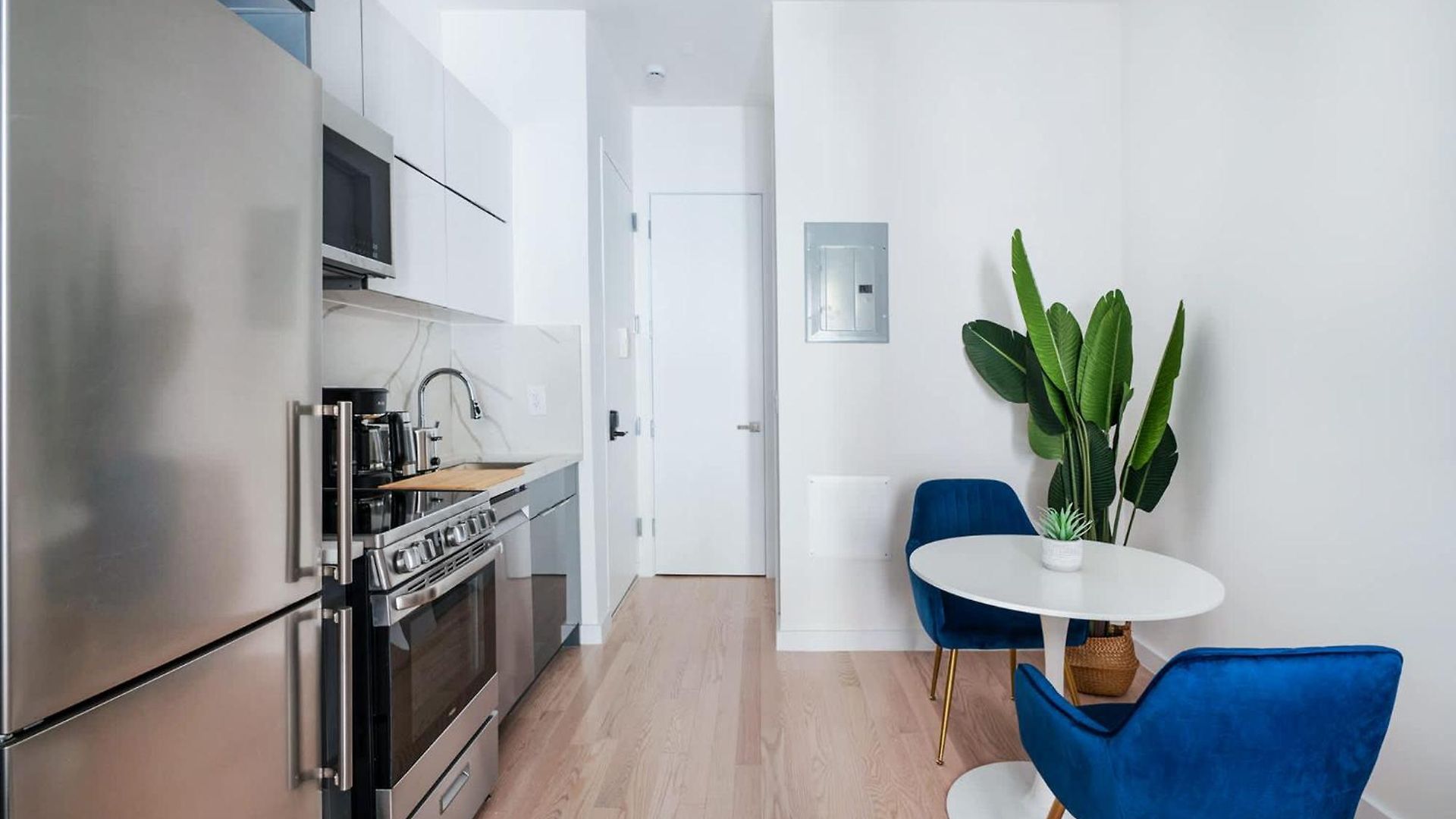 14-b Sleek Modern 1br W Outdoor Space Union Square Wd In Unit New York