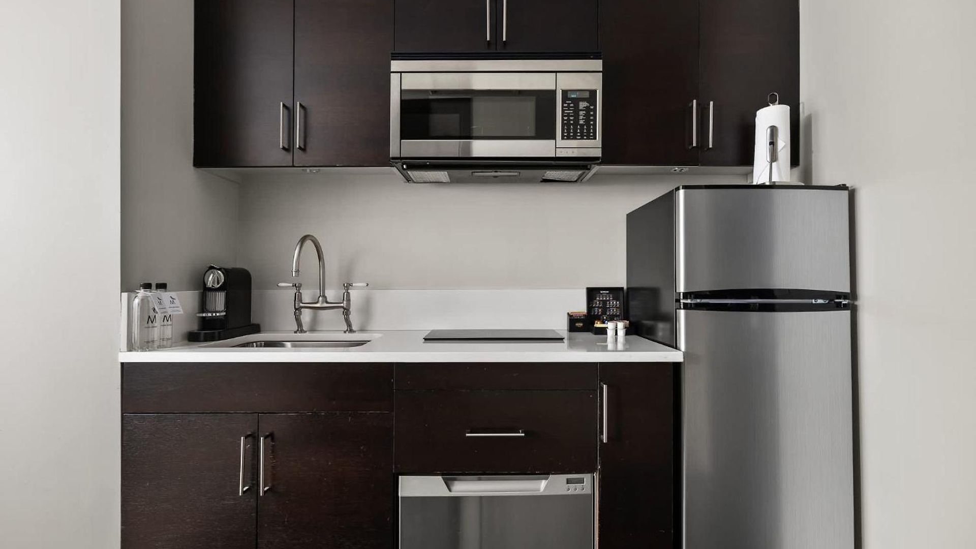 Rove Travel - Marmara Place 1102 - Modern Apartment *