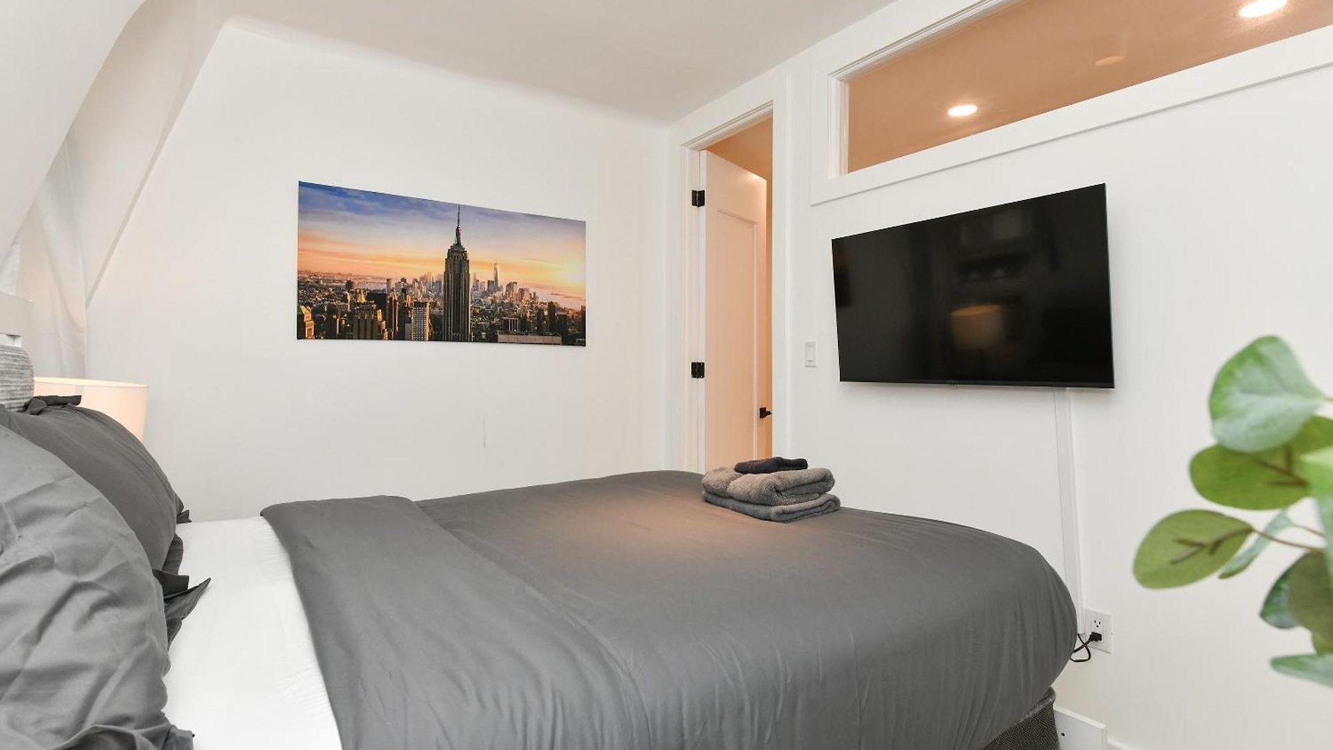 Apartment Chic 2br Steps To Park New York