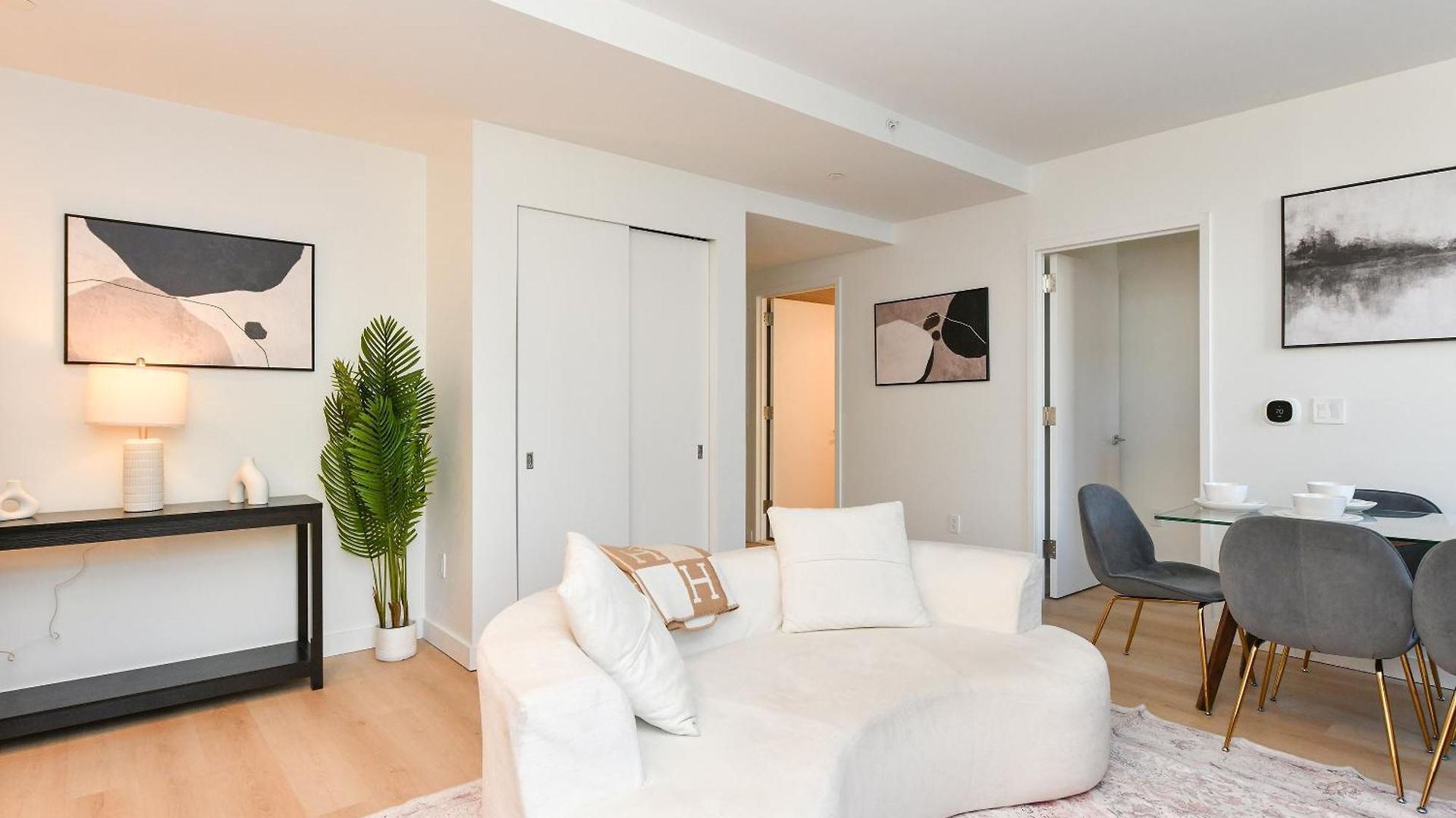 Sleek 2br Oasis In Financial District Apartment New York