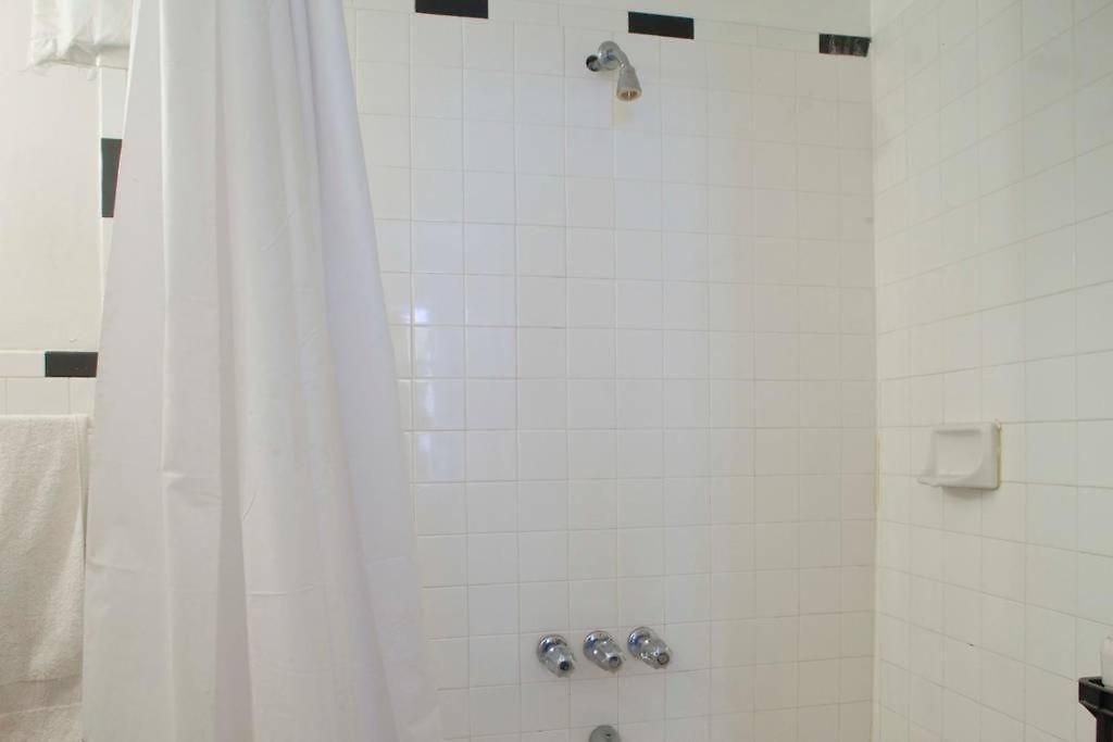 Small Budget For X'mas In Manhattan Apartment