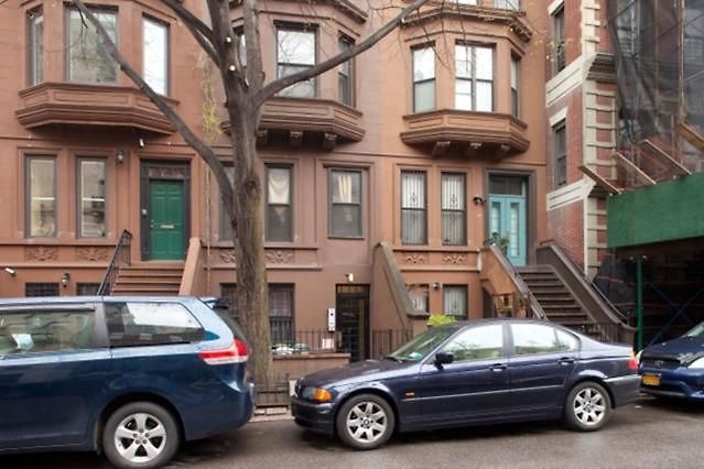 Small Budget For X'mas In Manhattan Apartment
