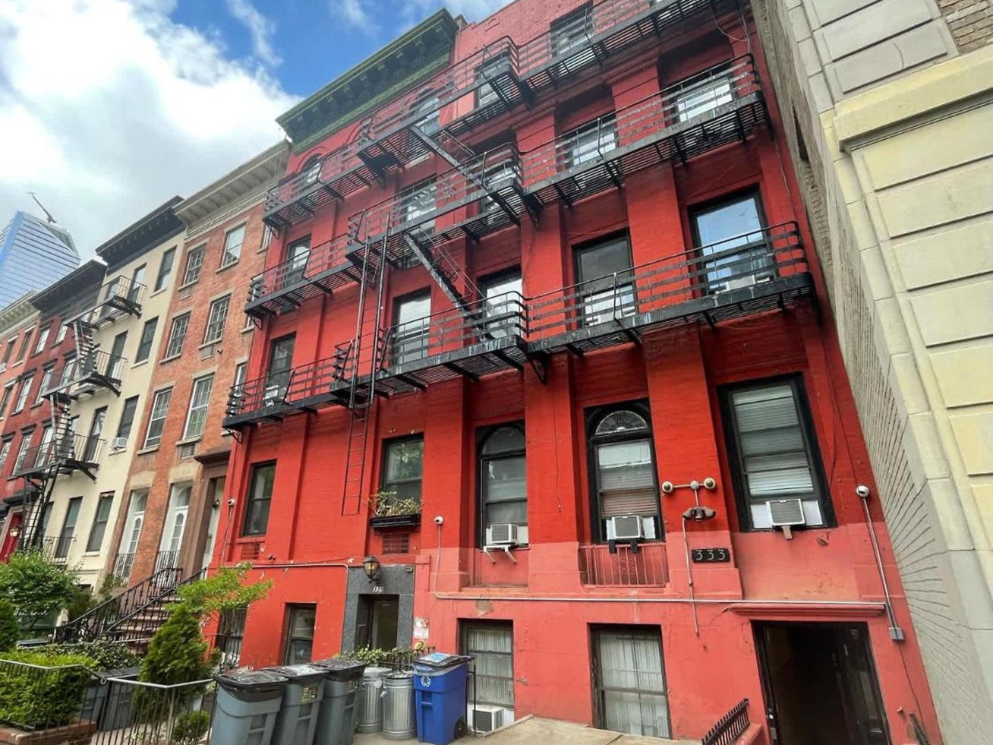 Apartment In Chelsea 9 - Shared Bathroom - 5th Floor Walk Up