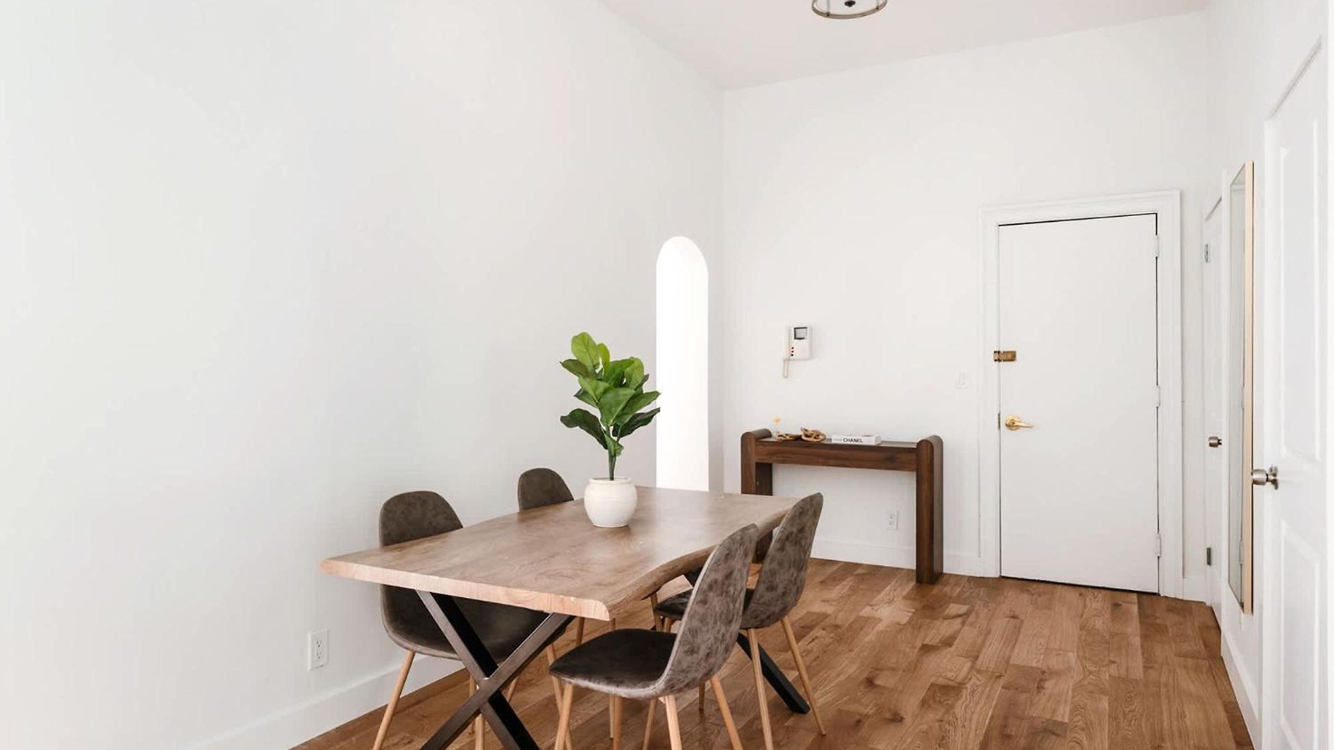 Prime Uws 2 Bedrooms Doorman Newly Furnished *