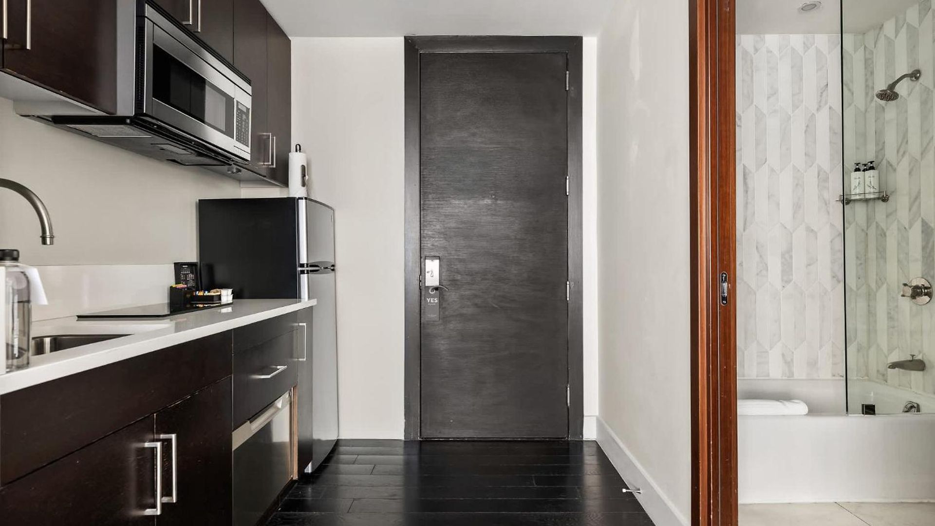 Rove Travel - Marmara Place 402 - Modern Apartment