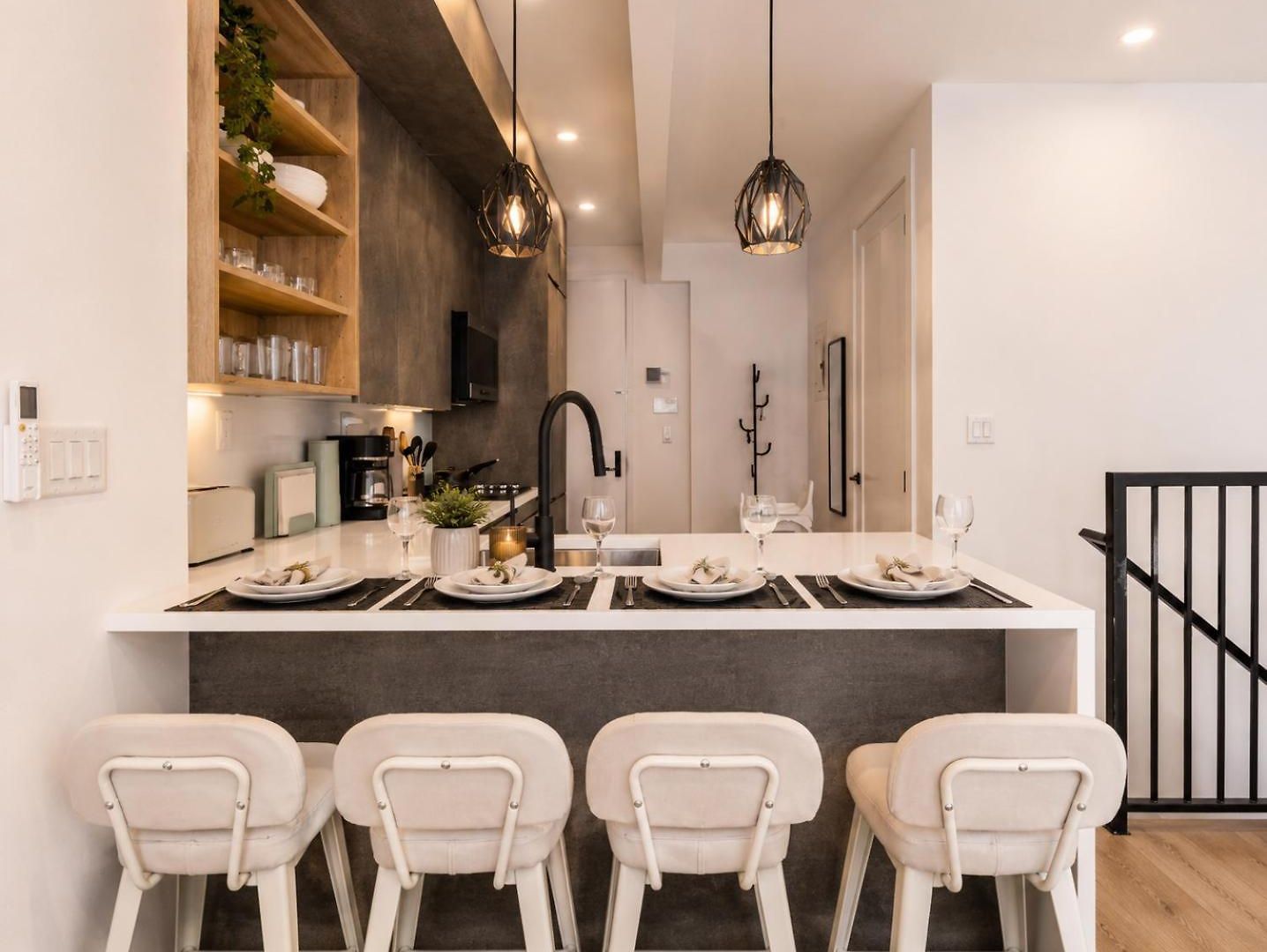 Modern And Stylish 1bd Duplex And Backyard New York