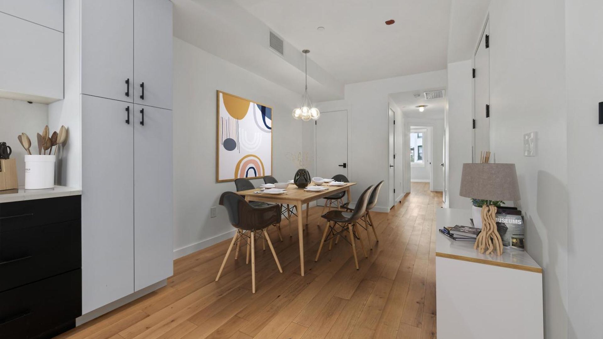 Modern 3 Bedroom In The Heart Of Downtown Brooklyn Across From Barclay's Center *