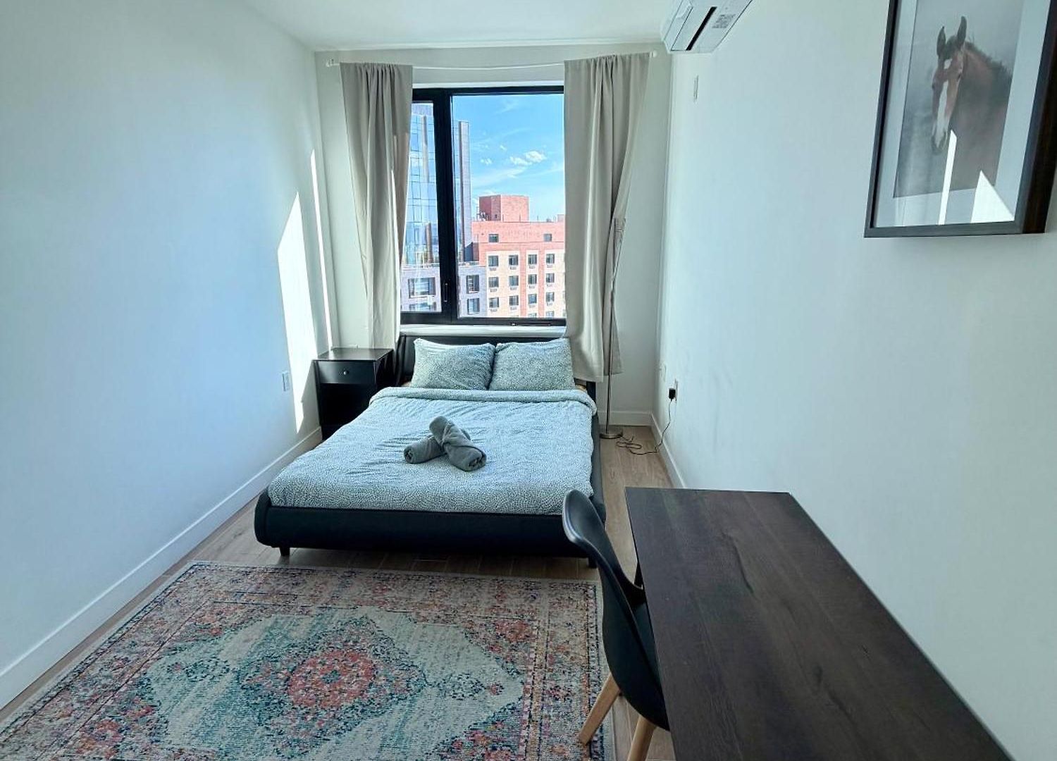 Convenient Spacious Bright New Modern Penthouse 3br2ba Balcony Apartment *